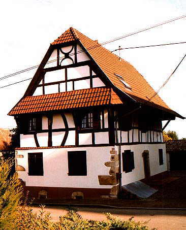 Geipitzen - Haus an der Hauptstrasse (Foto B. Lambert)